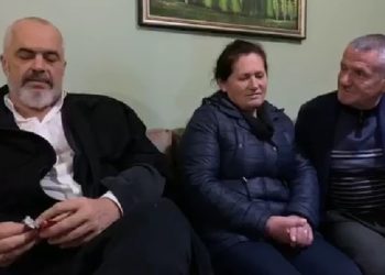 Humbi familjen nën rrënoja, Rama takon të mbijetuarin e vetëm të familjes Çupi