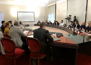 Rama mbledh Komitetin e Rindërtimit: Do të doja të ishte këtu edhe opozita ,s’kemi çfarë të ndajmë