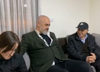 Humbën familjarët nga tërmeti, Bashkia e Tiranës akomodon në banesat sociale dy familjet nga Thumana