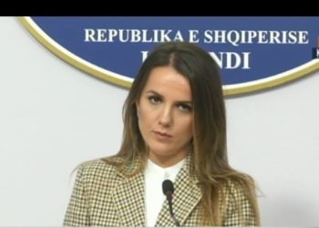 Rudina Hajdari thirrje Ramës: Tërhiqu nga paketa anti-shpifje, reflekto