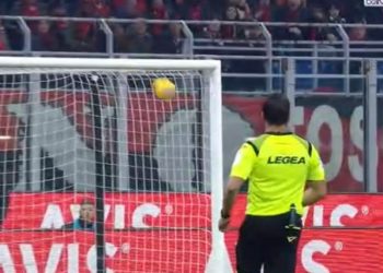 Festa e Milanit prishet nga dy shtylla dhe portieri i Sassuolos