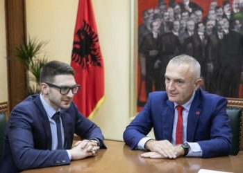 Të vetmit që mund ta rrëzojnë Edi Ramën