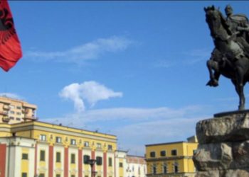 “Nga tërmeti i 26 nëntorit te mandatet e djegura dhe nisma për shkarkimin e Metës”, ngjarjet kryesore të 2019 sipas Zërit të Amerikës