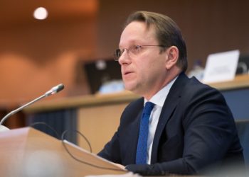 Varhelyi prezanton Metodologjinë së re të Zgjerimit të BE-së, 4 kriteret ku do bazohen negociatat