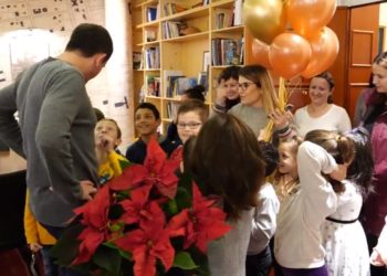 Veliaj feston 40-vjetorin me fëmijët e shtëpisë “Zyber Hallulli”: Çiltërsia e tyre më ngroh zemrën