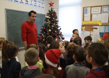 Tirana i kthehet jetës normale, Veliaj: Mbi 90% e shkollave kanë nisur mësimin