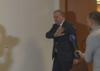Tonin Vocaj kalon vettingun në Polici, ja çfarë deklaroi për njohjen me Arben Frrokun