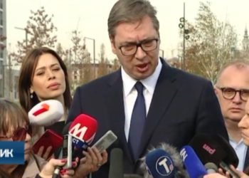 Vuçiç heq dorë nga drejtimi i partisë së tij: Njeriu duhet ta dijë kur është koha të largohet