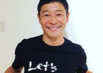Kërkoi një vajzë ta shoqëronte për një udhëtim në hënë, ja sa vajza i shkruan miliarderit japonez