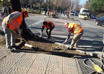 Tirana në shërbim edhe të PAK dhe nënave me karroca, vendosen rampa në trotuarë