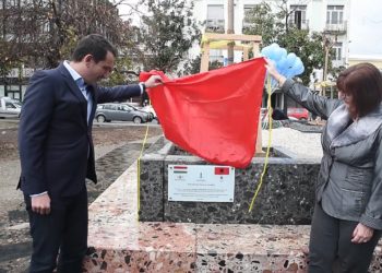 “Uji bashkon njerëzit”, vendoset në Tiranë shatërvani për miqësinë shqiptaro-hungareze