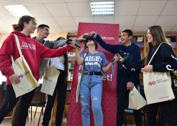 Albtelecom sjell për herë të parë mësimin përmes realitetit virtual në shkolla