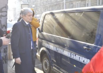 Prokuroria e akuzon fajtor për krizën e ujit, dorëhiqet ministri bullgar i Mjedisit