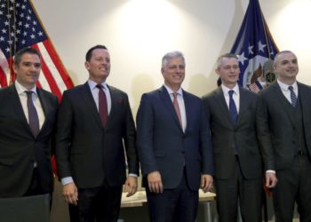 Zëri i Amerikës: SHBA ndërmjetëson marrëveshjen për rihapjen e linjës ajrore Prishtinë – Beograd