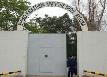 “Kush drejton në burgun e Avlonës”/ Mediat greke reportazh për konfliktet mes bandave shqiptaro-greke deri tek arabe