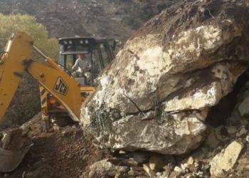 Tragjike në Sarandë, shkëputet masivi shkëmbor, zë poshtë 52-vjeçaren