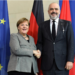 “Të dyja vendet kanë arritur shumë”/ Reuters: Merkel, presion në samitin e BE për çeljen e negociatave për Shqipërinë dhe M.V