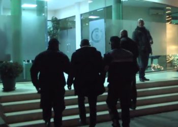 Nga 1500 deri në 7 mijë euro për ndërtimet pa leje/ Zbardhet skema për policët e arrestuar: ‘Gropën’ ia bëri Komisariati Dixhital