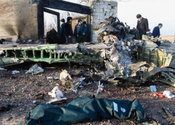 Irani: Po na bëni luftë psikologjike me avionin e rrrëzuar. Kutitë e zeza do t’i shkarkojmë vetë