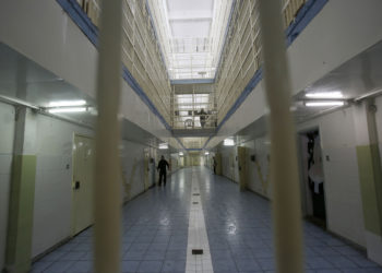 10 të plagosur nga përleshja mes të burgosuve në Greqi, mes tyre edhe shqiptarë