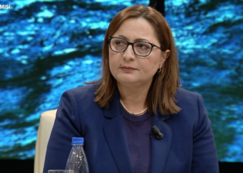 Ish deputetja e PD ende s’beson çfarë ndodhi, flet e përlotur: Rama e Basha nuk do ulen kurrë në tavolinë