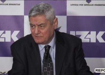 “Kush do që kalamajtë mos t’i ikin si sirianë nëpër botë”, le të veprojë”, apeli i Dashamir Shehit për qytetarët