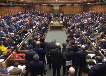 Mbretëria e Bashkuar vulos daljen nga Bashkimi Evropian, parlamenti voton pro marrëveshjes së Brexit