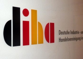 Ambasadori gjerman: Të merren seriozisht shqetësimet e komunitetit të biznesit. Denaj: Shërbimet online krijojnë lehtësira