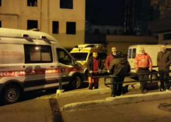 Zjarr në Spitalin e Durrësit/ Flakët përfshijnë godinën 4-katëshe, evakuohen pacientët