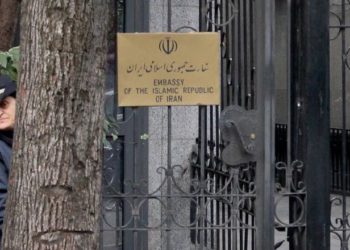 Shqipëria shpall “non grata” dhe dëbon dy diplomatë iranianë