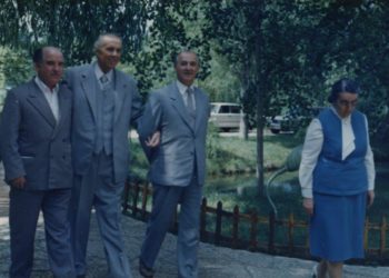 Rrëfimi i Nexhmije Hoxhës: Enveri e zgjodhi Ramizin si pasues, para vetëvrasjes së Mehmet Shehut