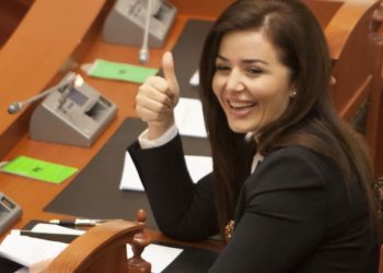 FOTO/ Bekohet me një princeshë, ish-deputetja socialiste merr dhuratën më të bukur nga 2019