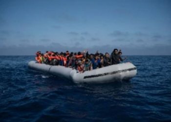 Prej një jave në det të hapur, kapet në Itali gomonia me 33 klandestinë të nisur nga Shqipëria