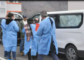 Koronavirusi bllokon kinezët në Hanin e Hotit/ Kontroll i imtësishëm, turisti: Do e gjejmë një mënyrë që ta vrasim virusin