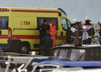 U përplas gjatë një fluturimi stërvitor, helikopteri ushtarak bie në detin Adriatik, nxirret i pajetë piloti