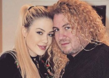 E bija publikon FOTO seksi, Sabiani nuk i kursen komentet