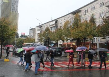 Policia vendos rregulla: Gjoba edhe për këmbësorët, ‘Janë shkelësit më të mëdhenj të qarkullimit rrugor’