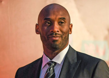 FOTO/ Rrëzohet helikopteri me të cilin po udhëtonte, humb jetën ish-basketbollisti Kobe Bryant
