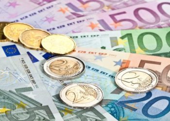 Festat e fundvitit ju zbrazën portofolin? Ja disa rregulla të arta si të kurseni para në 2020