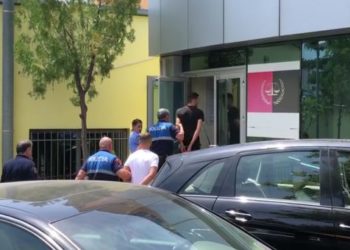 Abuzimi/Gjykata lë në burg 60-vjeçarin e akuzuar për të miturën