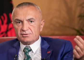 “E përshëndes”/ Maxhoranca shtyu votimin e paketës anti-shpifje/ Meta: S’është humbje për askënd, reflektimi i shërben…