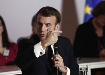 Macron telefonon Putin dhe bën thirrje për armëpushim të besueshëm dhe afatgjatë në Libi