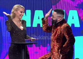 Çifti i show-t ballafaqohet para kameras duke zbuluar njëri-tjetrin