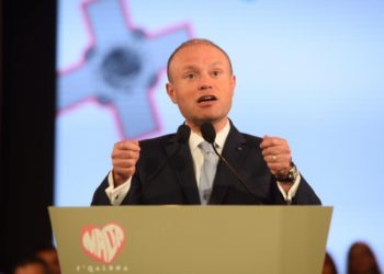 Delegacioni i BE drejt Maltës për të hetuar vrasjen e gazetares, kryeministri Muscat jep dorëheqjen