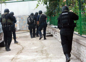 Aksioni i bujshëm në Lazarat/ Policia kap pas 5 vitesh anëtarin e bandës që qëlloi mbi policinë