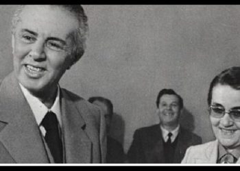 “Si u zgjodh Fatos Nano kryetar i PS”/ Nexhmije Hoxha: Ramizin e akuzuan ‘tradhëtar’, përpjekjet e mia për ndalimin e gjakderdhjes në Tiranë