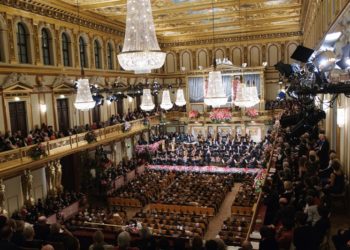Viti i Ri 2020/Koncerti i filarmonisë së Vienës po drejtohet nga Andris Nelsons