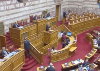 Parlamenti grek, votohet marrëveshja për lejet shqiptare të drejtimit të automjeteve