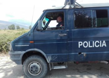 Transportonte ilegalisht 3 klandestinë drejt Shkodrës, arrestohet në Përrenjas shoferi nga Tirana