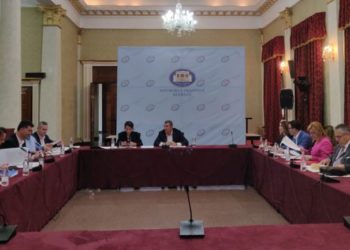 Mblidhet sot këshilli politik për “Zgjedhoren”, zbulohen emrat që do përfaqësojnë maxhorancën dhe opozitën